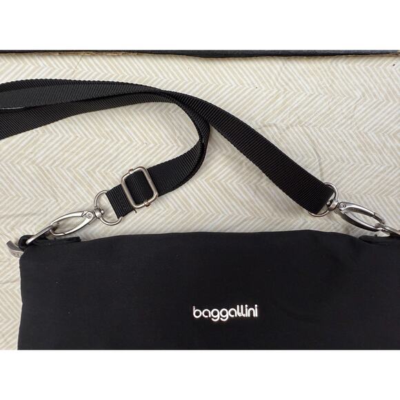 Baggallini Flip Zip Medium Crossbody Bag Black Adjustable Strap *READ - Picture 4 of 15